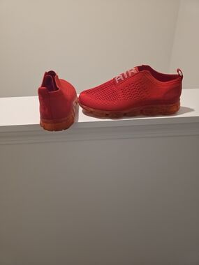 Red Slip-On Knit Sneakers with Amber Air-Like Sole